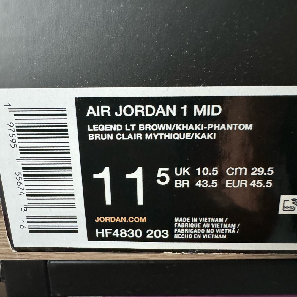 Air Jordan 1 Mid Men’s 11.5 NEW Sneaker Sneakers Shoes - Picture 4 of 10